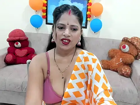 Snapshot of leahgotiii chatting on September 19, 2025, 3:32 am leahgotiii online show from September 19, 2025, 3:32 am