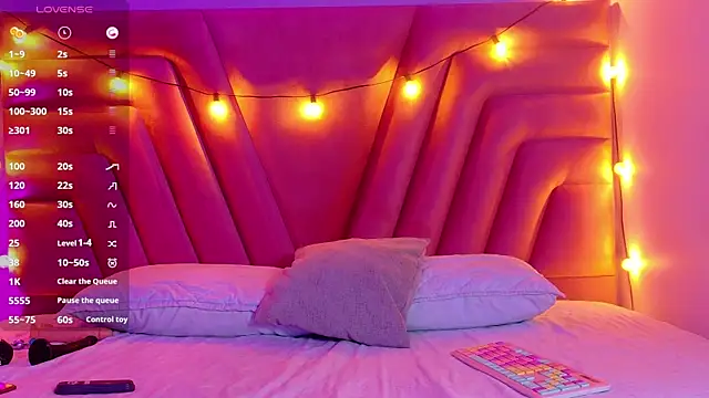 Snapshot of innocenthazel chatting on September 17, 2025, 3:08 am innocenthazel online show from September 17, 2025, 3:08 am