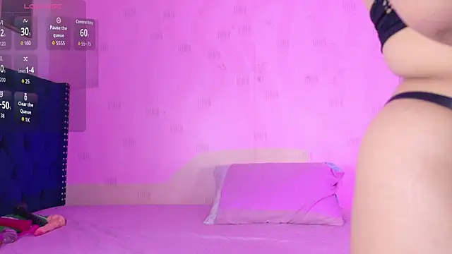 innocenthazel online show from December 17, 2025, 3:00 am