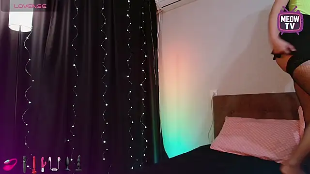 Snapshot of miyakimi0101 chatting on October 14, 2025, 11:47 pm miyakimi0101 online show from October 14, 2025, 11:47 pm