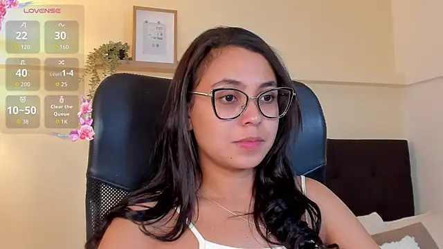 Lucia Brown  online show from July 2, 2026, 8:59 pm