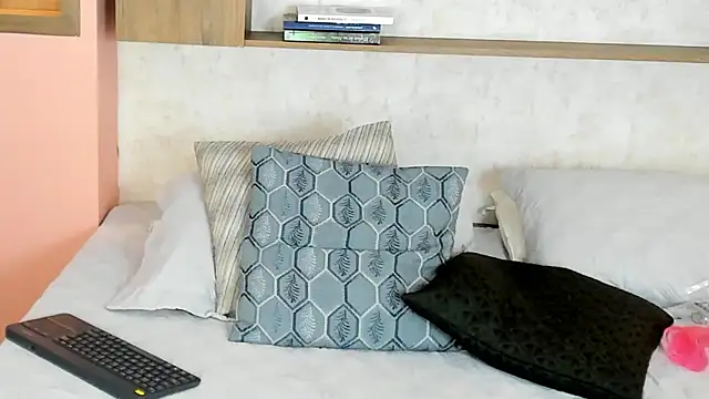 Lucia Brown  online show from February 27, 2025, 3:26 pm