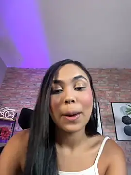 Snapshot of Lucia_Brown_ chatting on October 6, 2025, 5:46 pm Lucia Brown  online show from October 6, 2025, 5:46 pm