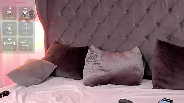 regina noctixx online show from March 27, 2026, 8:26 am