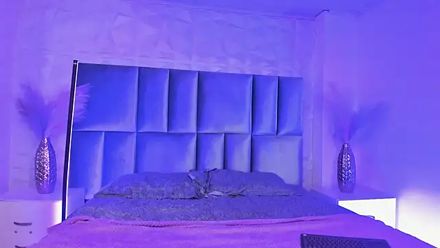 Selene bennet online show from March 19, 2026, 3:50 am