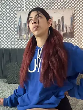 Snapshot of Cassie_bloom chatting on September 23, 2025, 3:46 am Cassie bloom online show from September 23, 2025, 3:46 am