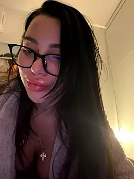 Mia Splash online show from January 15, 2026, 7:50 pm