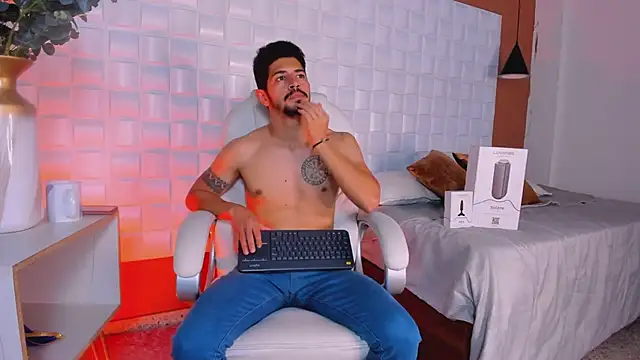 AlejandroStormm online show from February 23, 2025, 9:05 pm