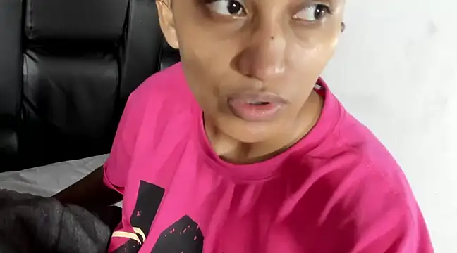 ElizaAndQuisha online show from March 20, 2025, 12:32 pm