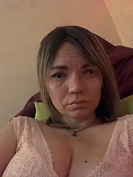 Ella Pearlie online show from September 14, 2025, 5:57 pm