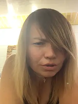 Ella Pearlie online show from March 2, 2025, 8:57 pm