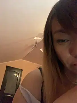 Ella Pearlie online show from March 5, 2025, 11:38 pm