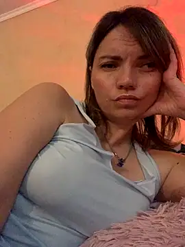 Ella Pearlie online show from September 10, 2025, 7:46 pm