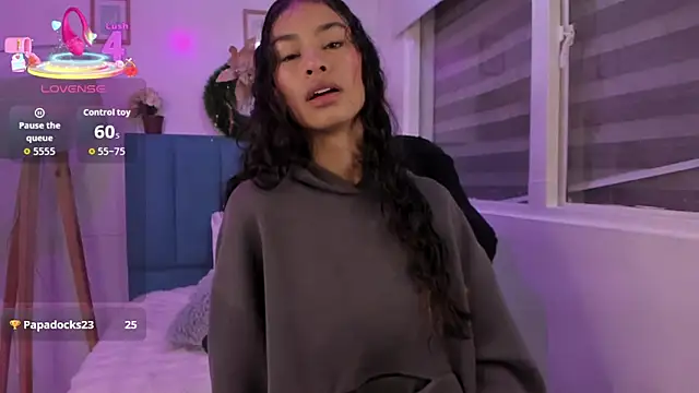 Anniie  Evans online show from December 19, 2025, 4:20 pm