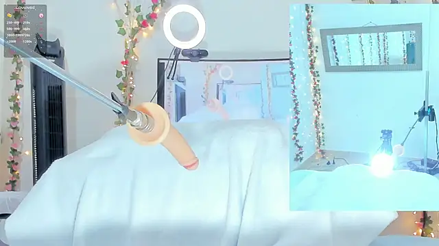 Snapshot of Genesis_Love__ chatting on September 17, 2025, 6:26 am Genesis Love online show from September 17, 2025, 6:26 am