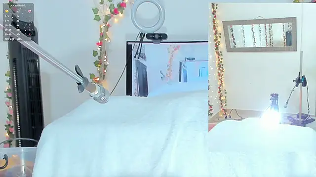 Snapshot of Genesis_Love__ chatting on September 18, 2025, 6:05 am Genesis Love online show from September 18, 2025, 6:05 am