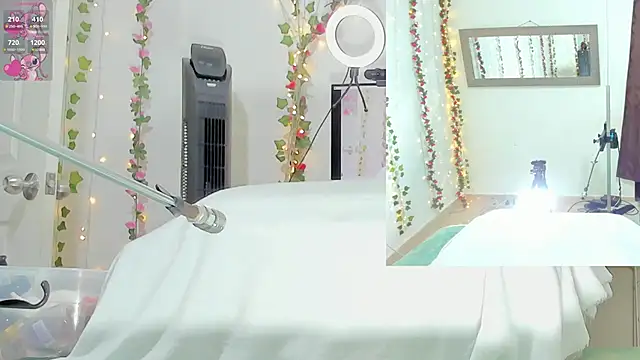 Snapshot of Genesis_Love__ chatting on October 7, 2025, 9:32 am Genesis Love online show from October 7, 2025, 9:32 am