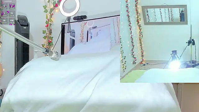 Snapshot of Genesis_Love__ chatting on October 29, 2025, 9:30 am Genesis Love online show from October 29, 2025, 9:30 am