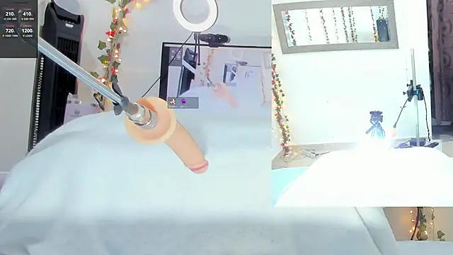 Snapshot of Genesis_Love__ chatting on September 10, 2025, 9:30 am Genesis Love online show from September 10, 2025, 9:30 am