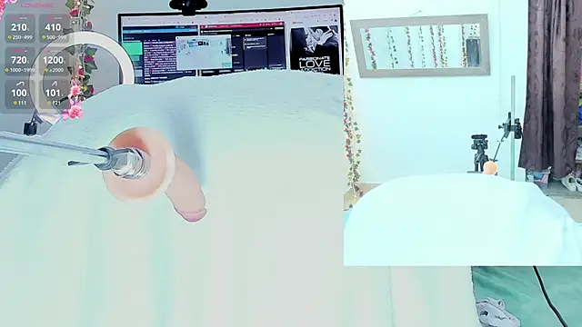 Snapshot of Genesis_Love__ chatting on March 21, 2025, 9:23 am Genesis Love online show from March 21, 2025, 9:23 am