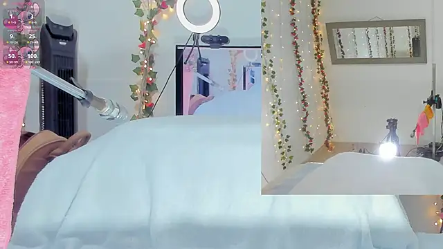 Snapshot of Genesis_Love__ chatting on October 3, 2025, 9:33 am Genesis Love online show from October 3, 2025, 9:33 am