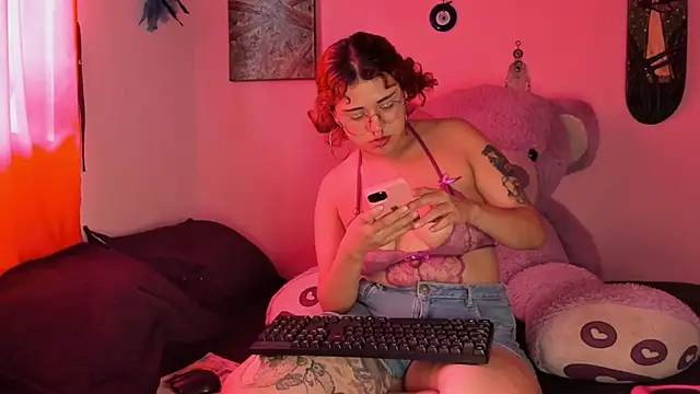 Snapshot of Maddy_Jhonsson chatting on February 16, 2026, 8:40 pm Maddy Jhonsson online show from February 16, 2026, 8:40 pm