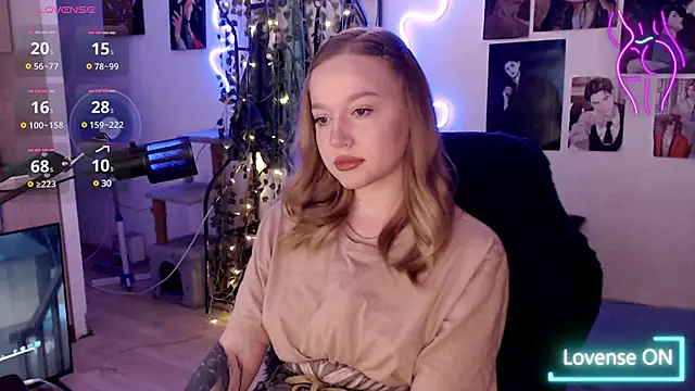 lissallor  online show from February 25, 2025, 1:10 pm