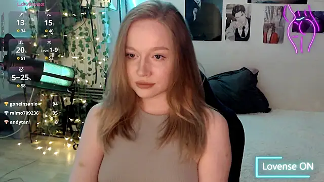 lissallor  online show from February 20, 2025, 4:50 am