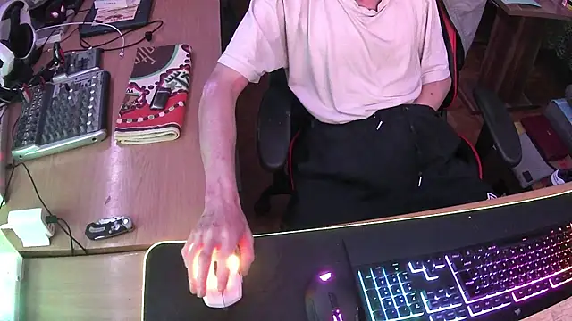 Snapshot of DerGeileLoveboy chatting on October 10, 2025, 5:30 am DerGeileLoveboy online show from October 10, 2025, 5:30 am