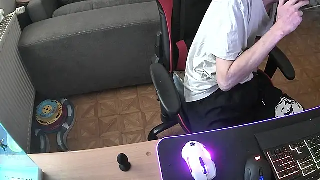 Snapshot of DerGeileLoveboy chatting on October 13, 2025, 1:34 pm DerGeileLoveboy online show from October 13, 2025, 1:34 pm