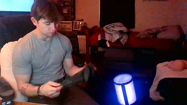 Snapshot of JCstrings chatting on February 24, 2025, 6:05 am JCstrings online show from February 24, 2025, 6:05 am