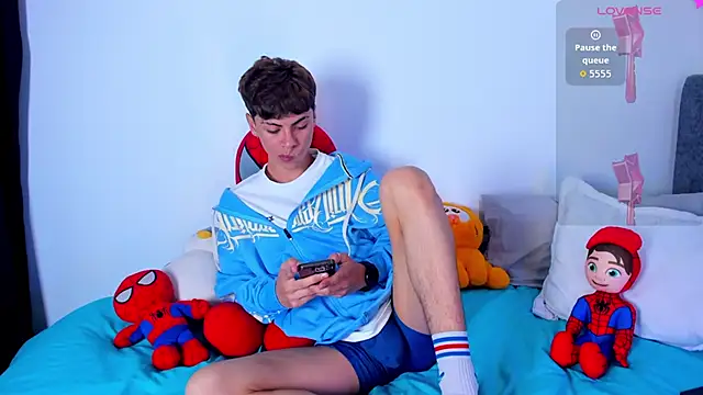 callum 77 online show from December 17, 2025, 4:50 am