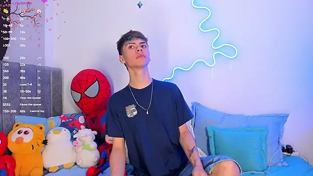 callum 77 online show from October 29, 2025, 4:44 am