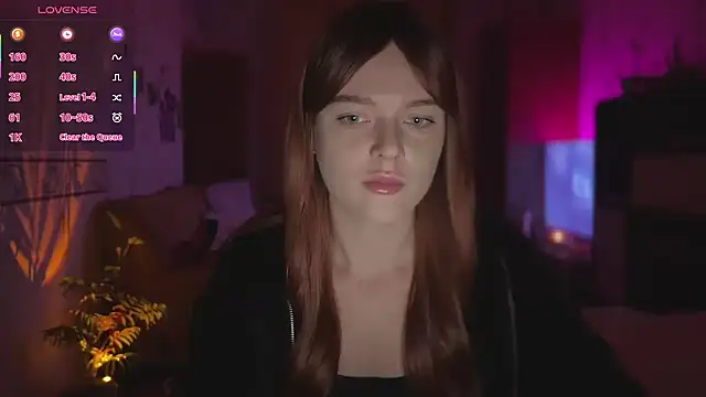 CherryRed Girl online show from December 2, 2025, 9:38 pm