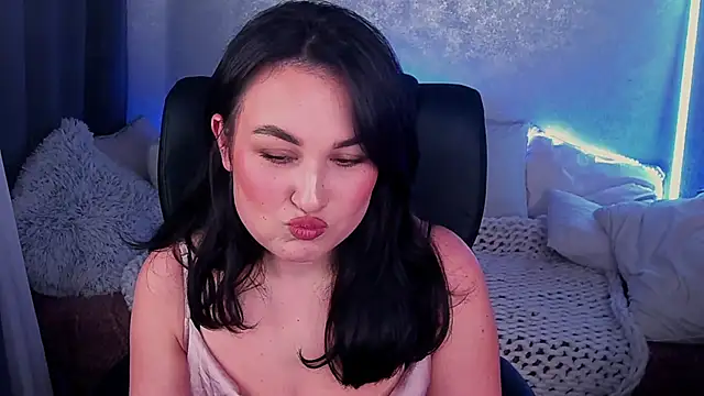 LilyFoxyy online show from February 21, 2025, 2:27 pm