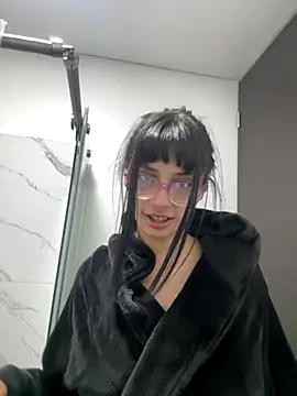 Snapshot of Seren_Bleck chatting on October 1, 2025, 8:46 pm Seren Bleck online show from October 1, 2025, 8:46 pm