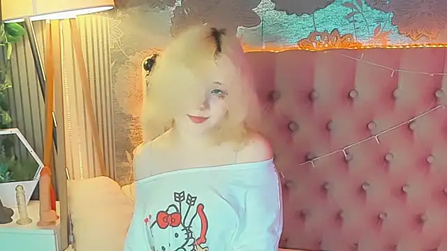 EmilyAngells online show from July 17, 2026, 6:43 am