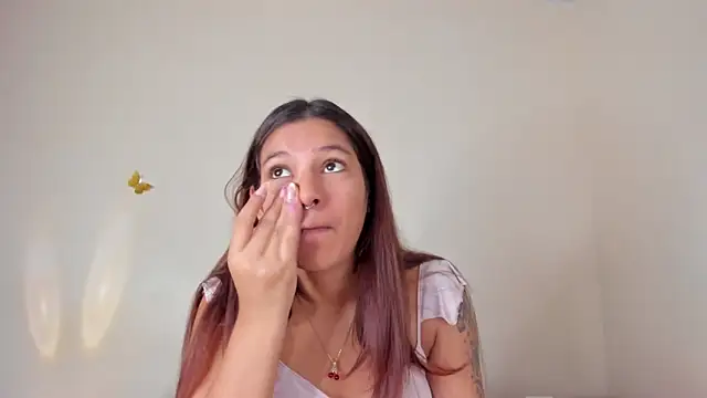 violett 24  online show from October 6, 2025, 11:49 pm