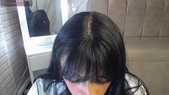 Isabella Collen v online show from April 9, 2026, 1:06 pm