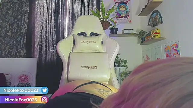 Snapshot of NicoleFox23_ chatting on March 14, 2025, 7:01 pm NicoleFox23 online show from March 14, 2025, 7:01 pm