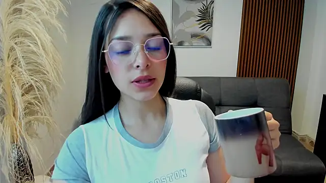 angeline davies online show from September 23, 2025, 1:40 pm