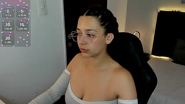 angeline davies online show from October 30, 2025, 3:49 am