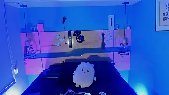 ChloeAllennn online show from February 18, 2026, 11:17 am