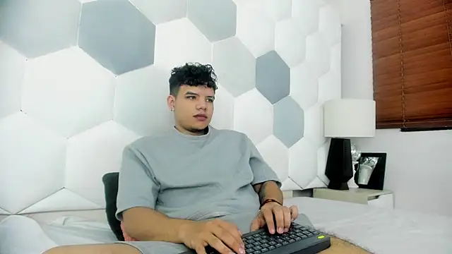 Axel Forte online show from April 10, 2026, 2:02 pm