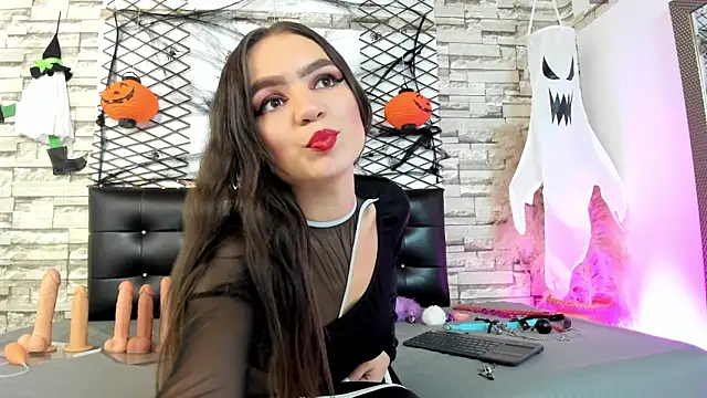 Snapshot of Agata__Rose chatting on October 28, 2025, 12:00 am Agata  Rose online show from October 28, 2025, 12:00 am