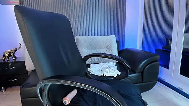 Ivaannaa  online show from December 16, 2025, 2:32 pm