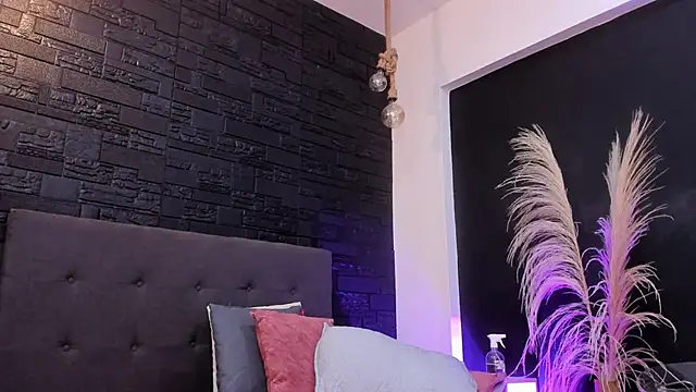 Snapshot of Maite_Smith_ chatting on October 13, 2025, 12:29 pm Maite Smith  online show from October 13, 2025, 12:29 pm