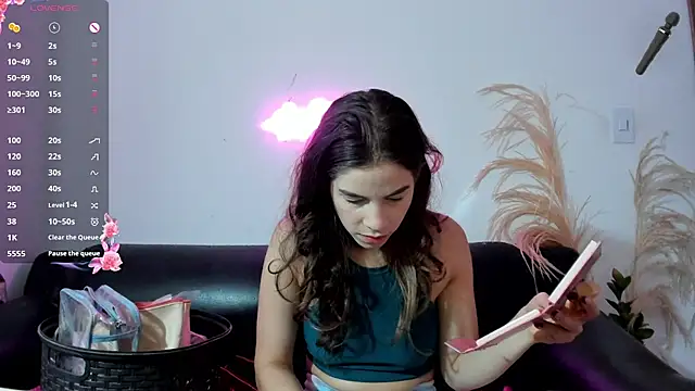 jessyegoldenn online show from June 1, 2026, 2:06 pm