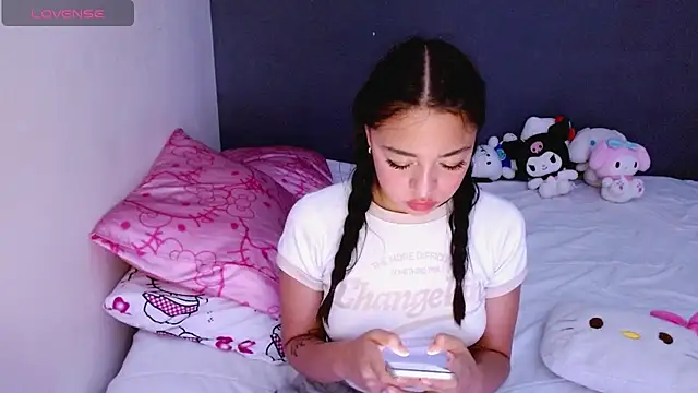 Snapshot of hellokitty__valery chatting on February 12, 2026, 11:04 pm hellokitty valery online show from February 12, 2026, 11:04 pm