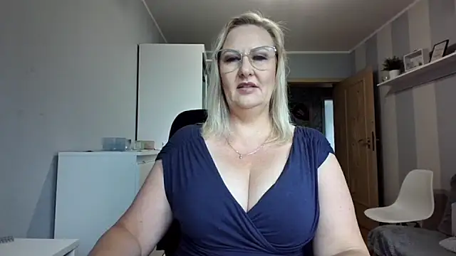 DianaLive online show from July 1, 2026, 8:14 am